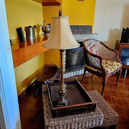 Townhouse In A Privileged Setting أغواردا